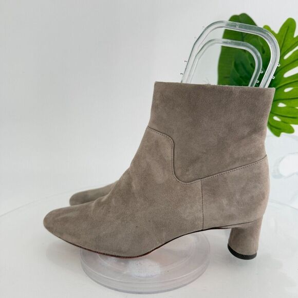 Vince Hela Tan Suede Leather Booties Size 6 Ankle Boots Almond Toe Classic - Picture 5 of 15